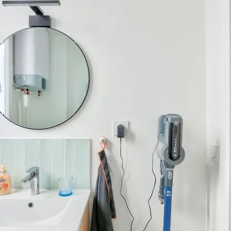 Chic And Modern Close To Place D'italie