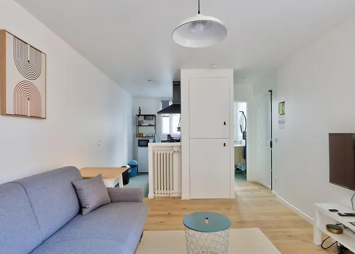 Chic And Modern Close To Place D'italie Paris